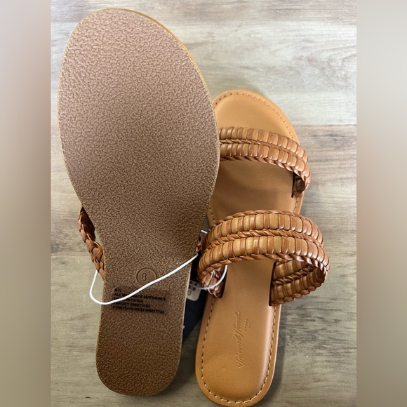 Women's Kimmy Slide Sandals - Universal Thread - Picture 3 of 4